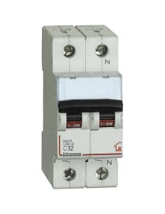 Btdin-Rs Magnetot C32 1Pn 2M 4500A