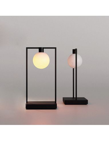 Artemide Curiosity 36 Lampada Da Tavolo W/Sphere Nero